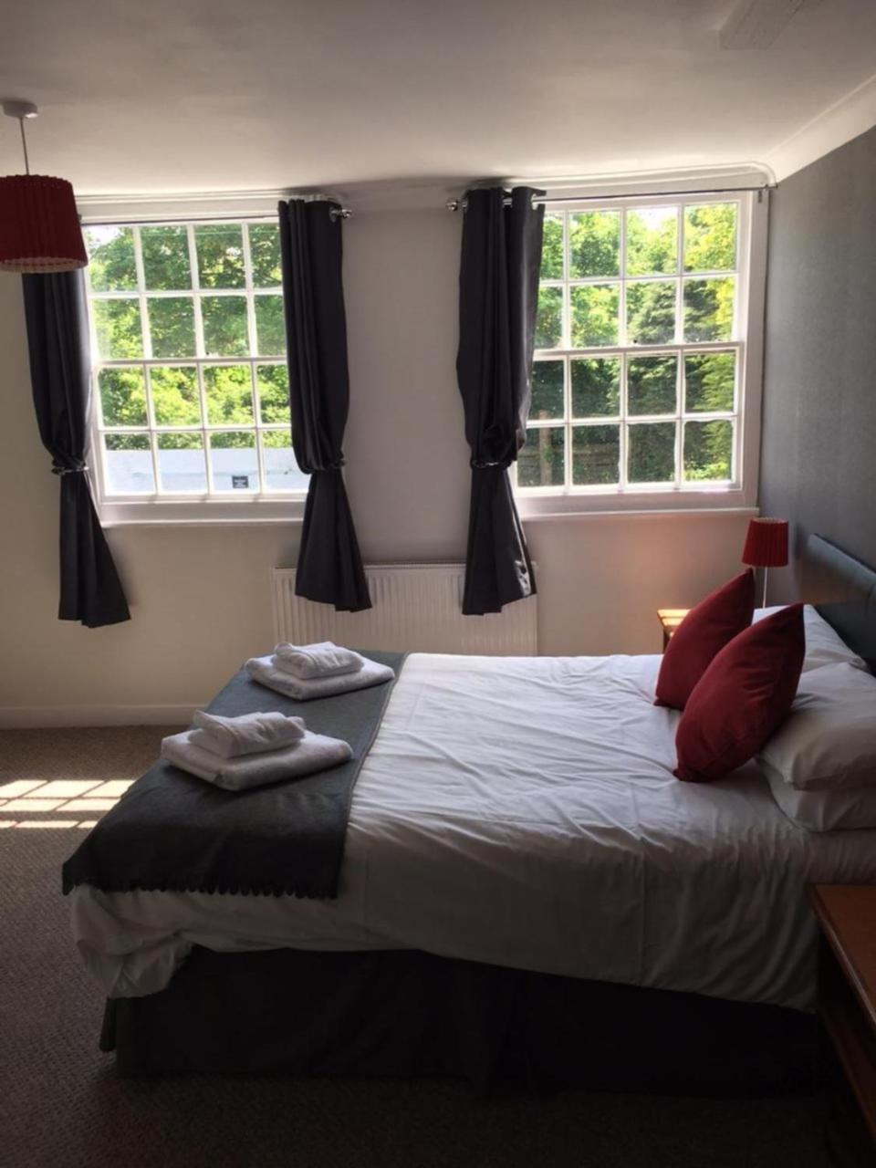 The Red Lion Hotel ไฮต์ ภายนอก รูปภาพ